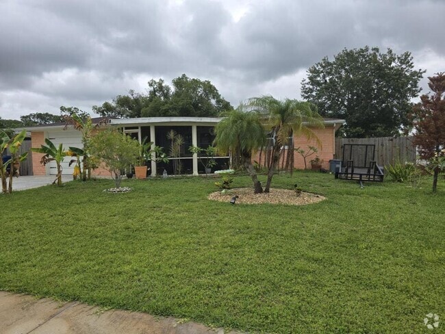 Building Photo - 2704 Lawn Pl Rental