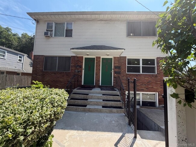 Building Photo - 44-33 244th St Unit First Floor