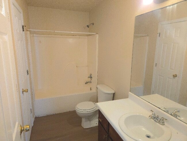 Photo - 402 N 12th St