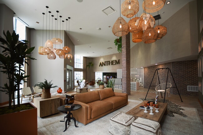 Building Photo - 2 Hbr Pt Rd S