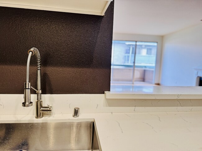 Building Photo - 11225 Peach Grove St