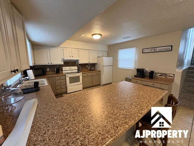 Photo - 4620 S Louise Ave Unit 4620 S. Louise Ave.