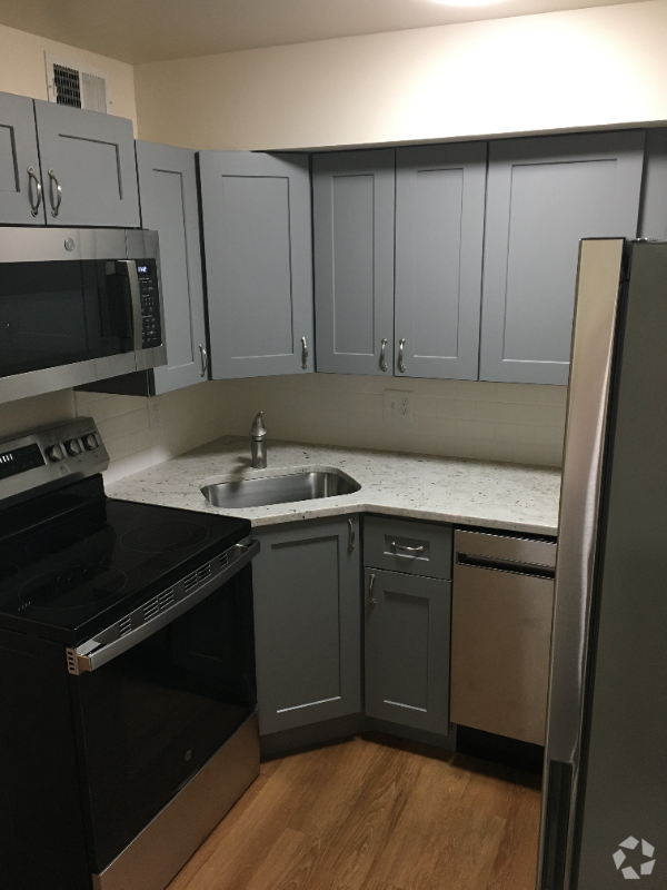 Building Photo - 810 St Paul St Unit T3 Rental