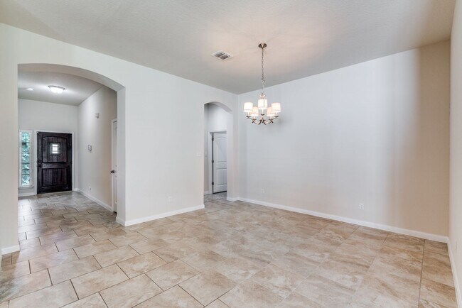 Photo - Nice 3-Bedroom 2-Bathroom Home in Highland...