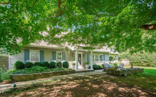 Photo - 86 Gansett Ln