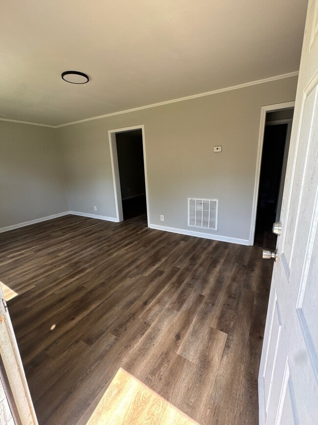 Photo - 2 N Monroe Ave