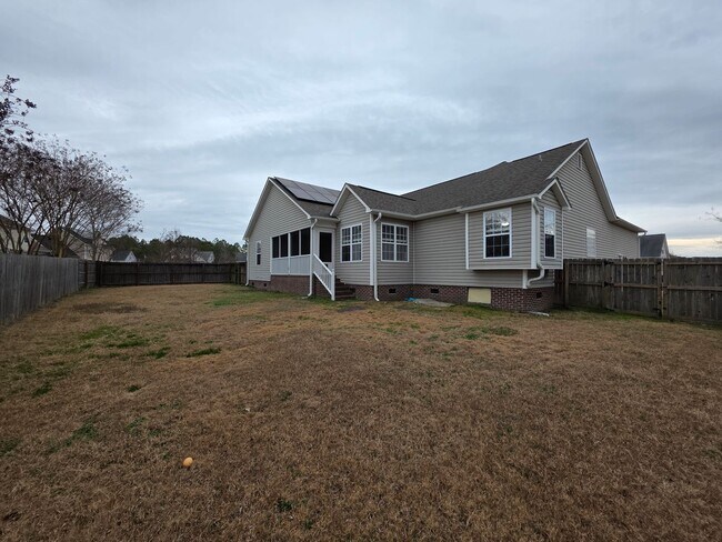 Photo - 104 Londonberry Ln