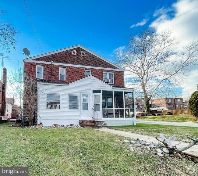 Building Photo - 520 W 38th St Rental