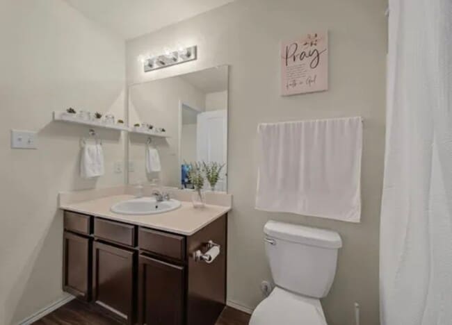 Photo - 5689 McClelland St