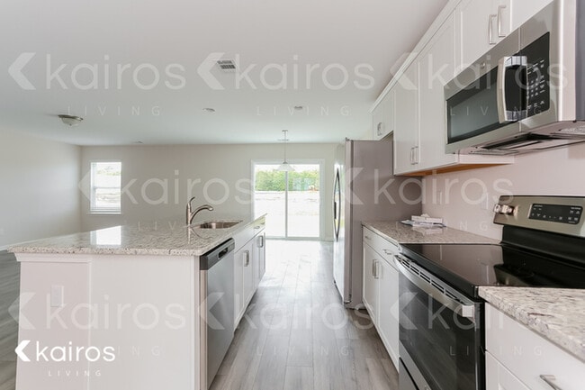 Photo - 19 Red Oak Dr.