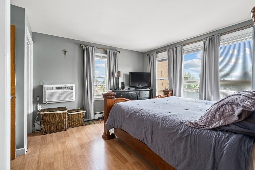 Photo - 71 Silver Lake Ave (Newton, MA)