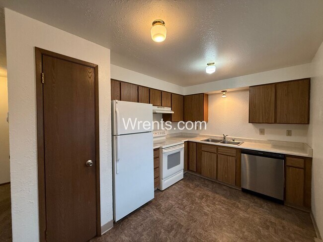 Photo - 28-30 E. Courtland Unit 28