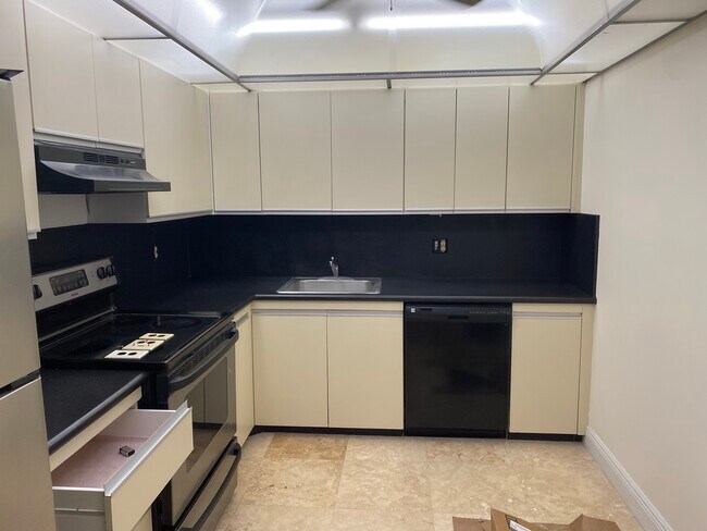 Photo - 2500 Parkview Dr Unidad 7th floor