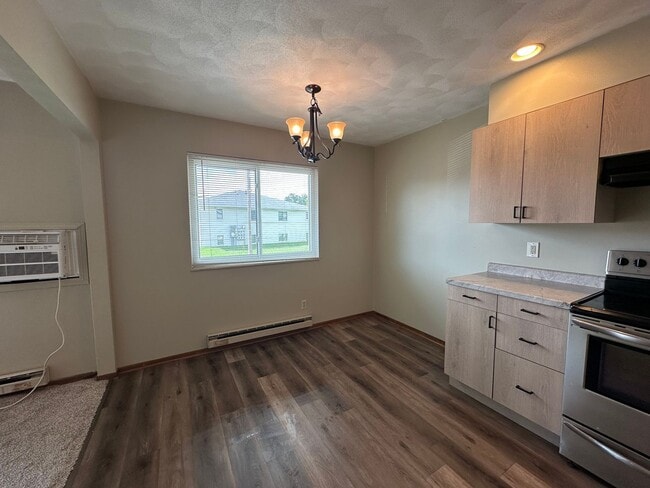 Photo - 1102 8th St Ct Unit Apartment 3