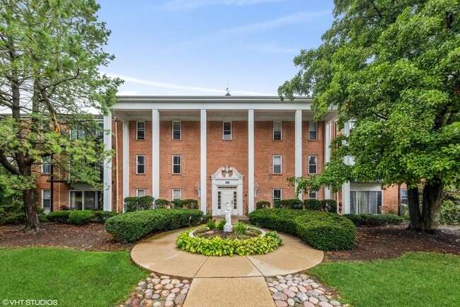 Building Photo - 5101 Carriage Way Dr Unit B309