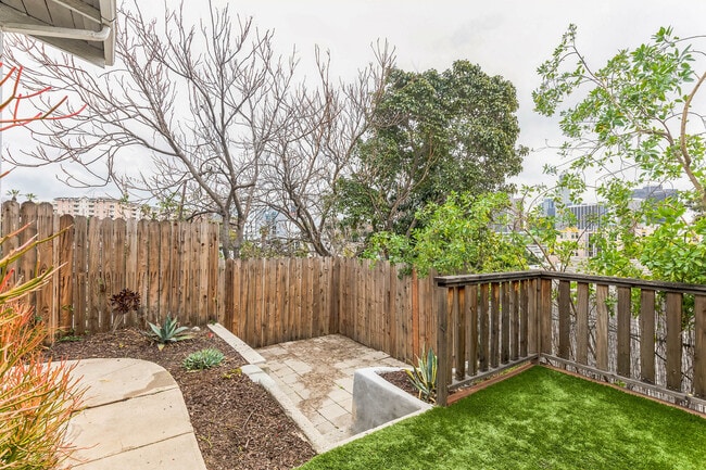 Photo - 206 Lake Shore Ter Unidad 216.5 Lake Shore