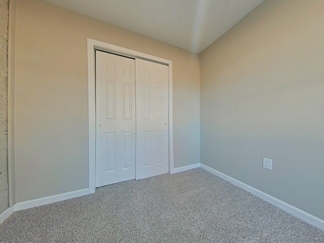 Photo - 6527 St Louis St