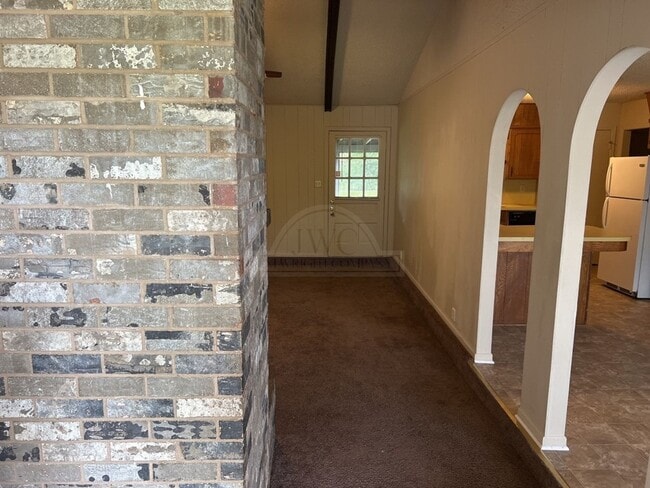 Photo - 2103 Omega Cir