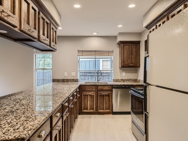 Photo - Evolve Real Estate: Ranch Style 3 Bedroom Home Available Immediately. Finished Basement and Lush ...