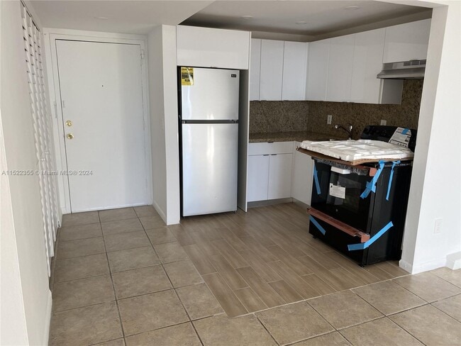 Photo - 2350 NE 135th St