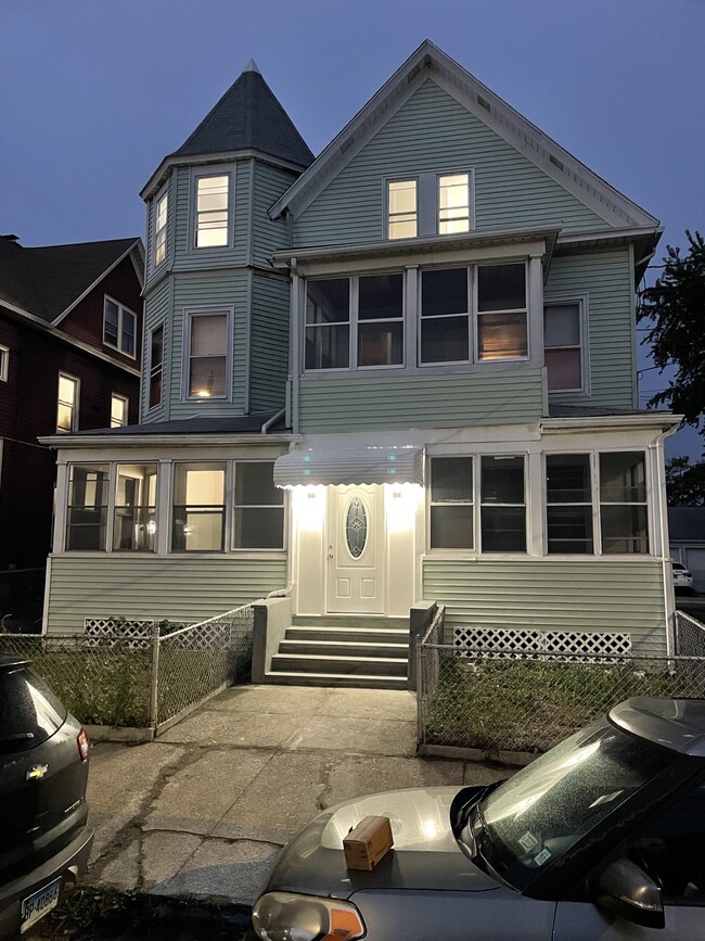Building Photo - 163 Deacon St Unit 163 DEACON STREET 3RD FLR