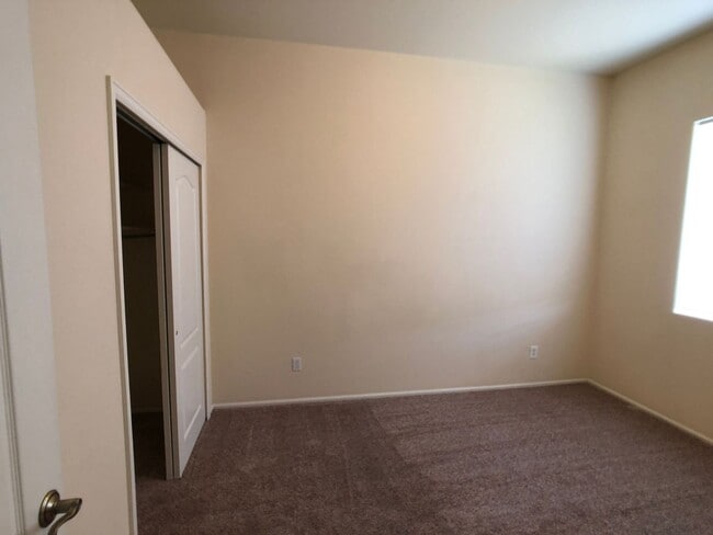 Photo - Well-Maintained 3-Bedroom Townhome with 2-Car Garage in Desirable Location!