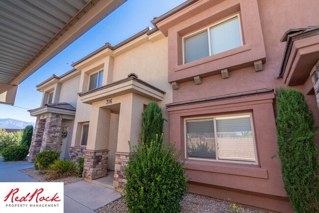 Photo - 3 Bedroom Townhome Near Freeway & Shopping