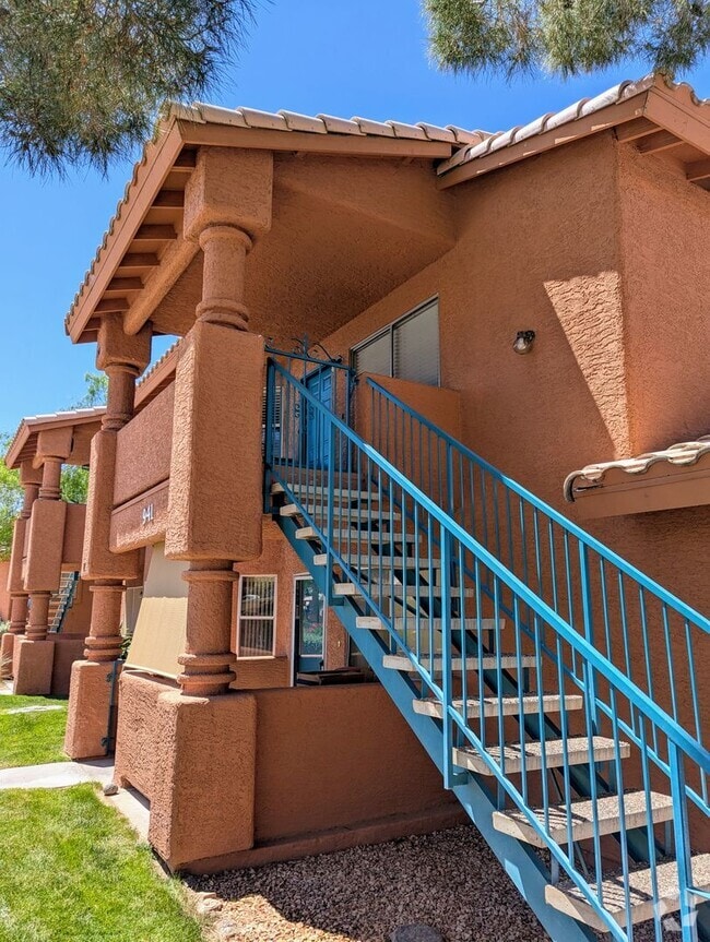 Building Photo - Rock Springs II Condo Unit 201