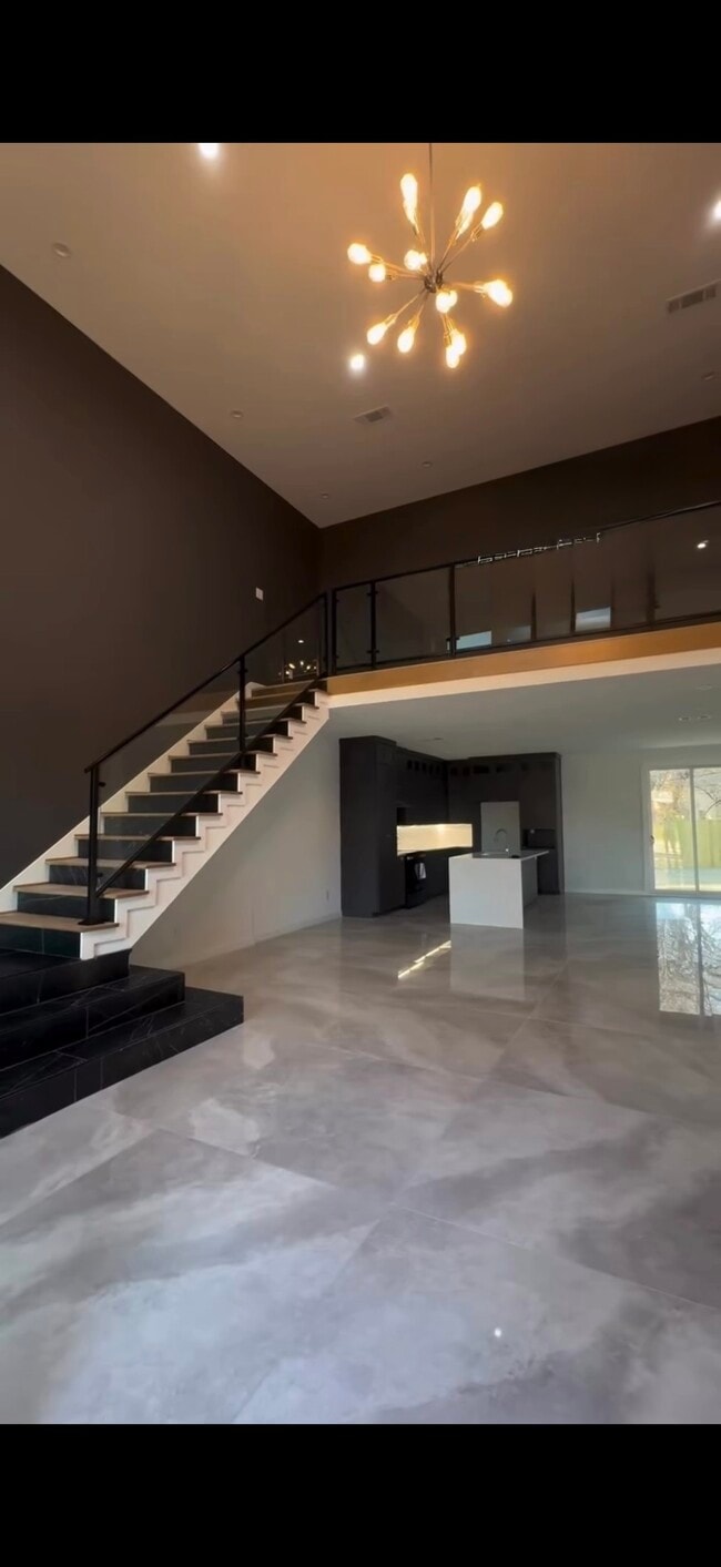 Photo - 1400 Edgemont Ave