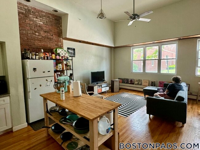 Photo - 108 Central St Unit 1R