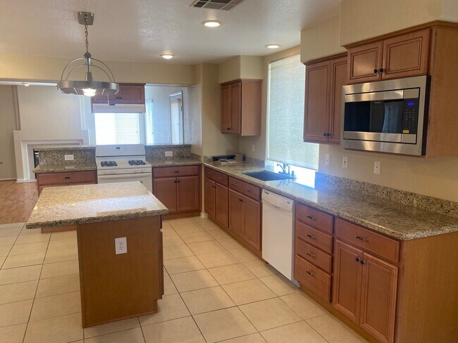 Newly remodeled Summerlin 4 bedroom - Newly remodeled Summerlin 4 bedroom House