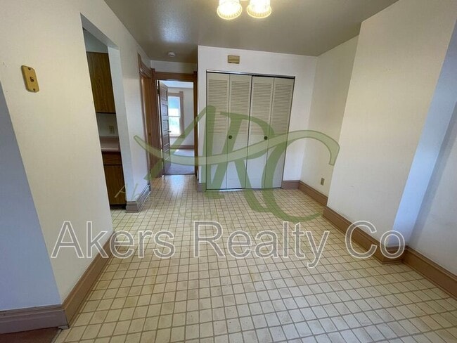 Photo - 411 W 11th St