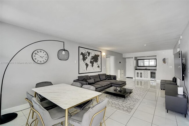 Building Photo - 3725 S Ocean Dr Unit 1519 Rental