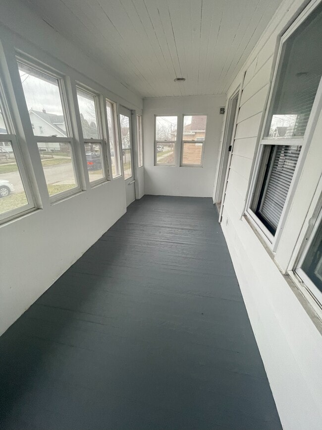 Photo - 3131 Enright St