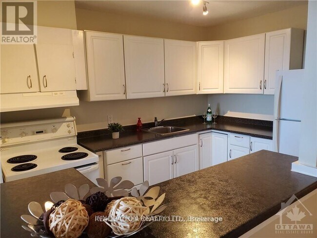 Photo - 900 Dynes Rd Unit 1009