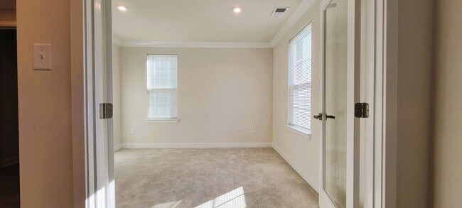 Photo - Brand new 3 story Townhome in Centerpointe...