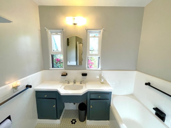 Photo - 2437 Arthur St