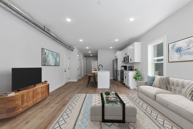 Photo - 980 Diamond Ave NE