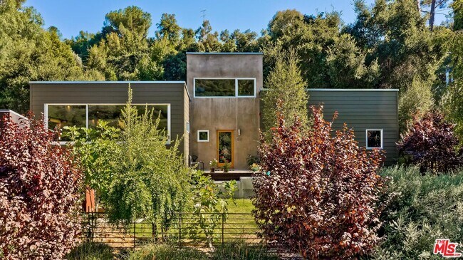 Photo - 544 Glen Trail