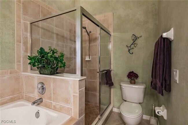 Building Photo - 3011 Meandering Way Unit 202