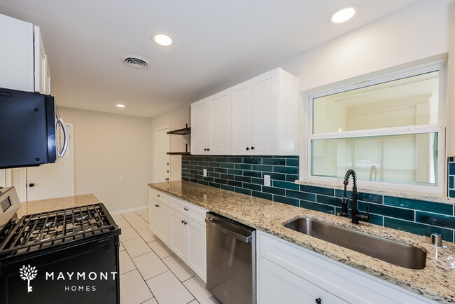 Photo - 3817 Rockbluff Dr