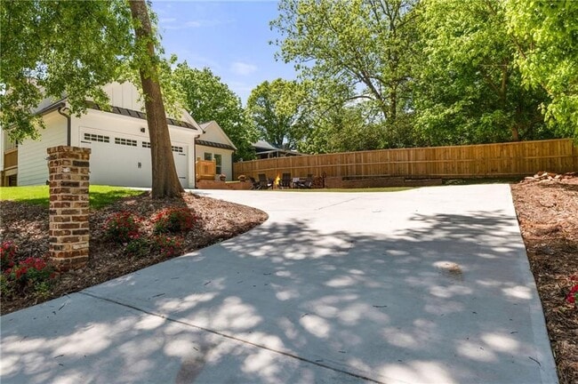 Photo - 5602 W Pine St