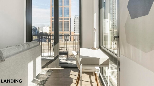 Photo - 1007 S Mint St Unidad 834