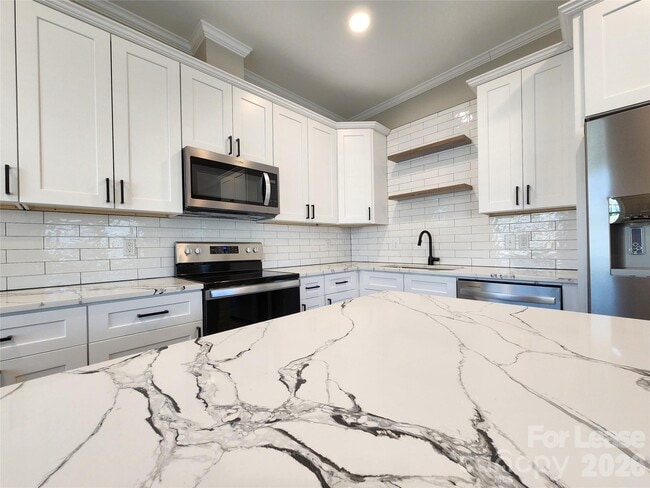 411 W 6th Ave