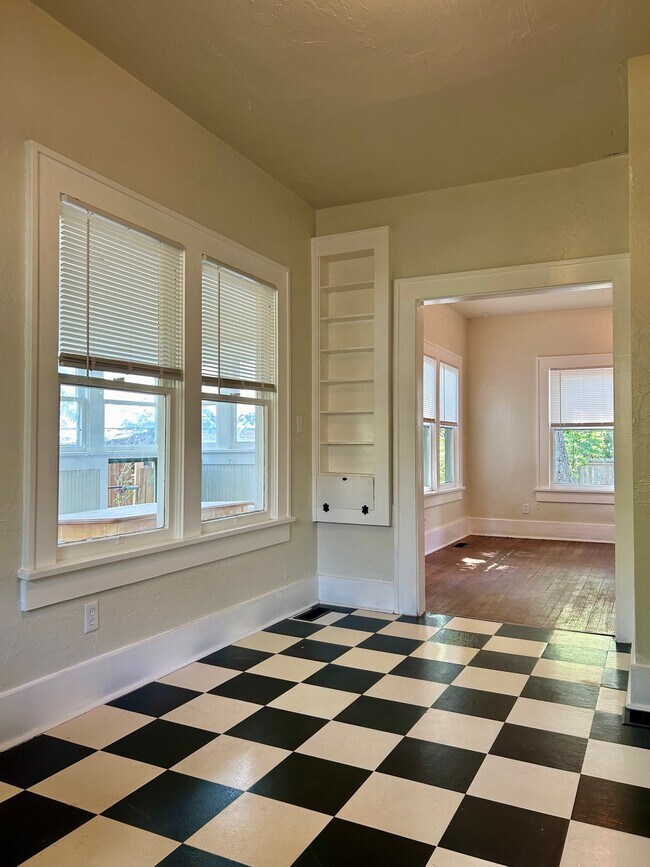 421 Park Dr Unit 1