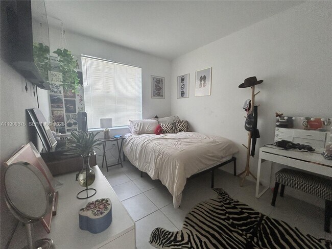 Photo - 1685 SE 27th Rd Unit 1685