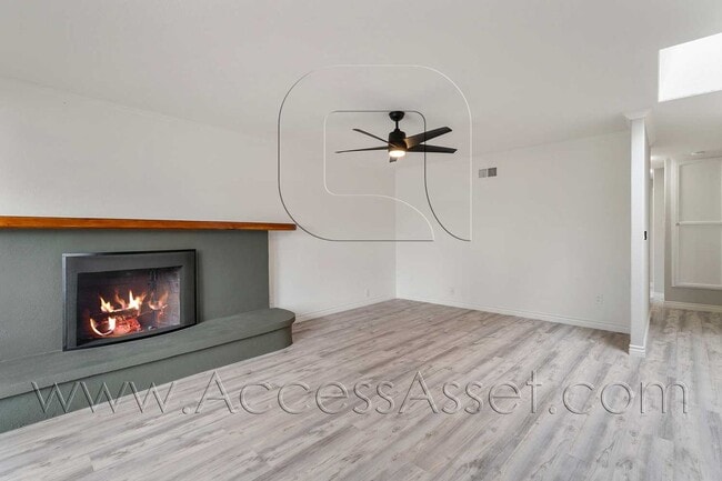 Building Photo - Remarkable 3 Bed/2 Bath Modern, Luxury And Comfort San Diego Home!