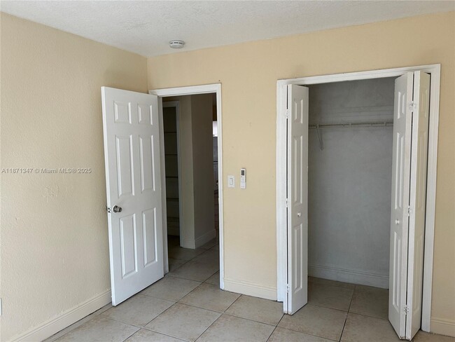 Photo - 1511 NE 8th St Unit 11