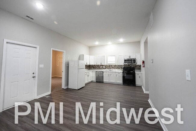 Photo - 925 N Sheffield Ave