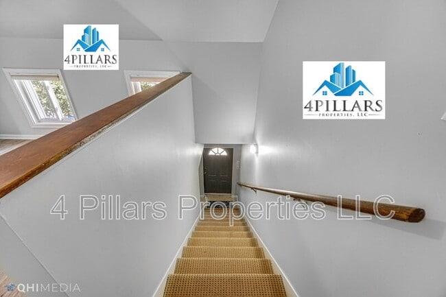 Photo - 162 W Commercial Ave Unit 2 Upstairs